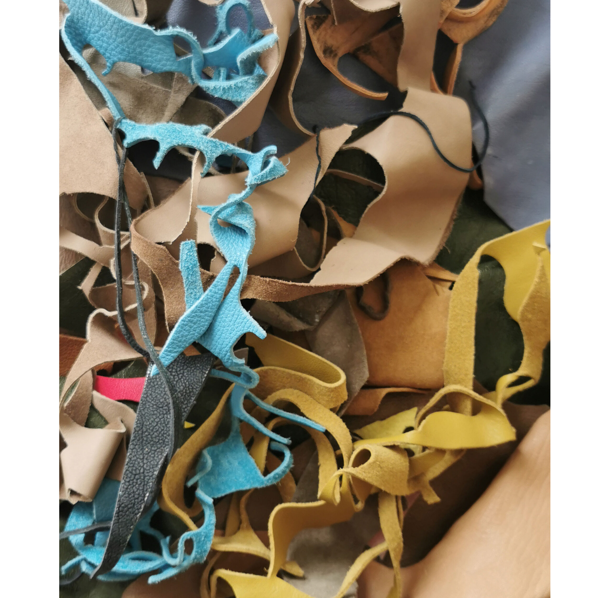 NVRLG_Leather-scraps_preloved-materials